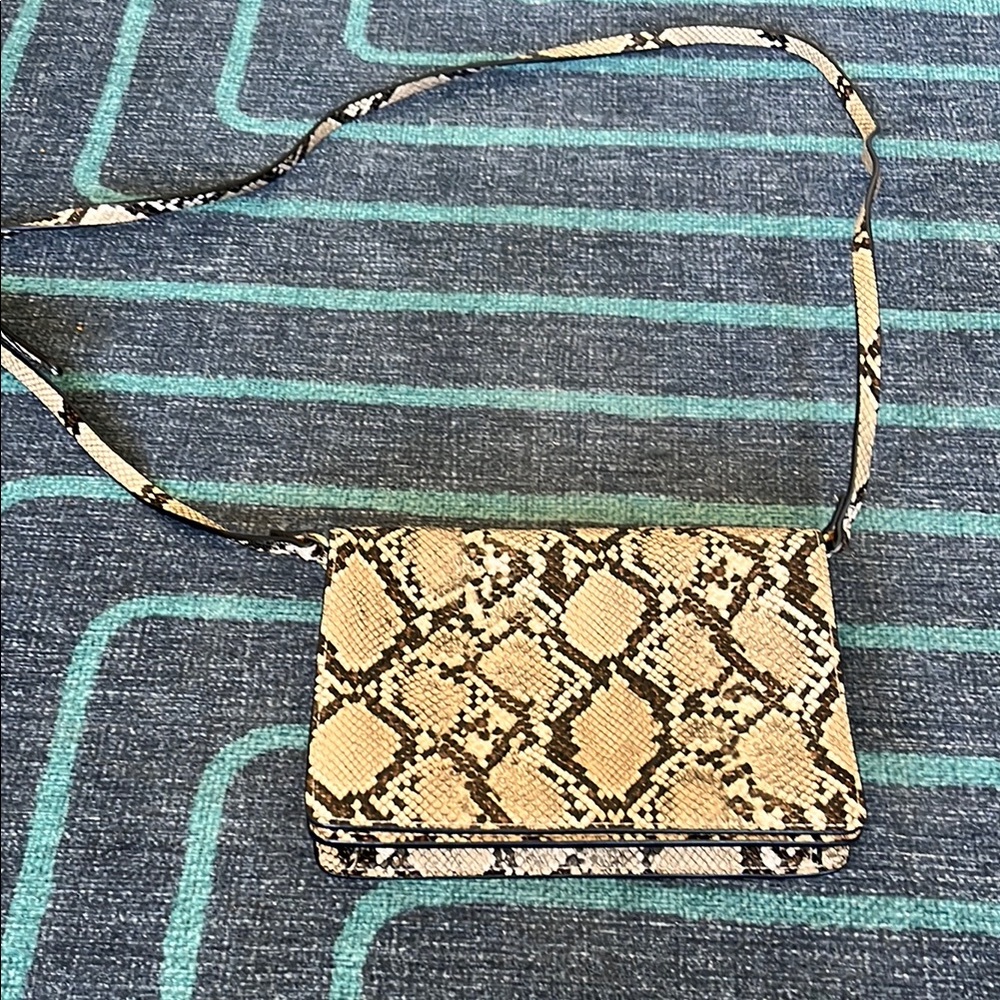 H&M Cream and Black Crossbody Bag with Chain Strap